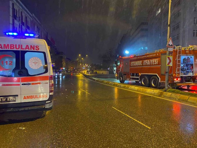 Beylikdüzü’nde Bir Çelik Kapı İmalathanesinde Yangın Çıktı