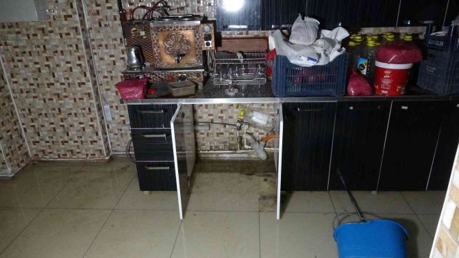 Bingöl’de Sağanak Yağış Sonrası İş Yerlerini Su Bastı