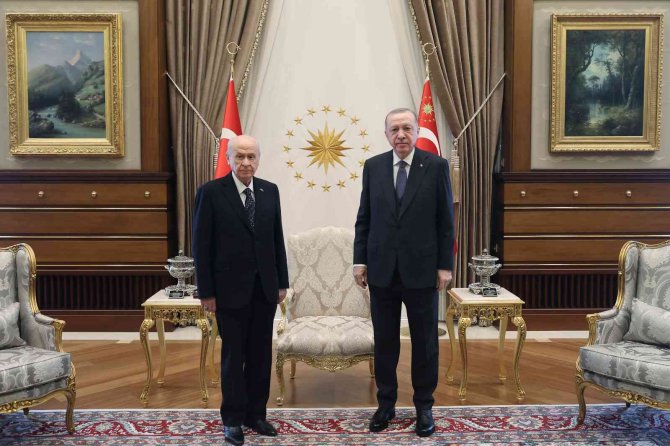 Cumhurbaşkanı Recep Tayyip Erdoğan, Mhp Genel Başkanı Devlet Bahçeli’yi Kabul Etti.