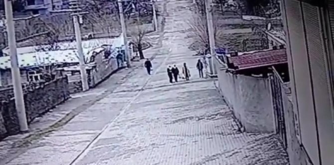 Diyarbakır’da Kadının Boynundaki Altın Kolyeyi Çalan Hırsızlar Yakalandı