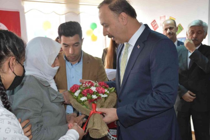 Siverek’te Şehit Polis Anısına Kütüphane Açıldı