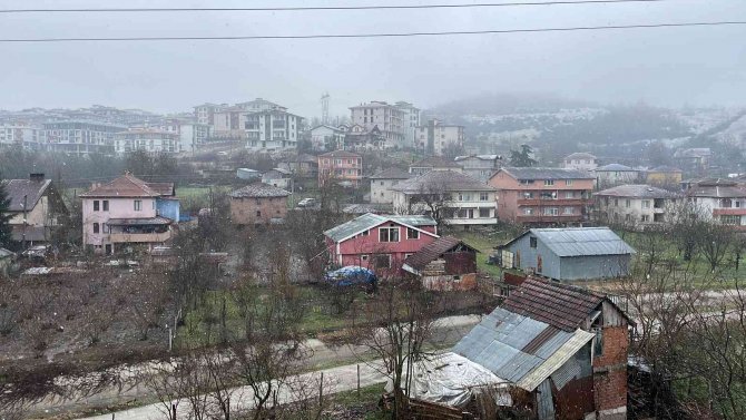 Düzce’ye Mart Ayında Kar Sürprizi