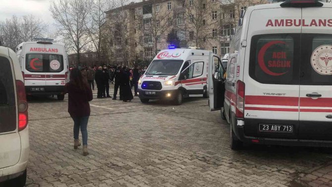Elazığ’da 50 Öğrenci Hastanelik Oldu