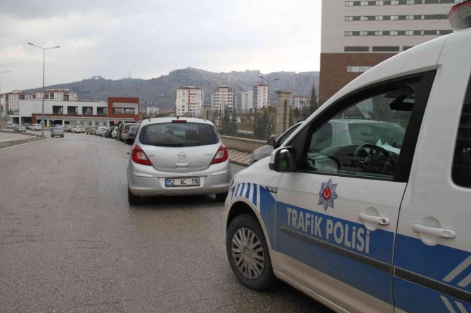 Elazığ’da Otomobil Yayaya Çarptı: 1 Yaralı