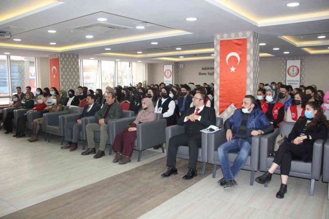 Avukat Adaylarına "Çocuk Hukuku" Anlatıldı