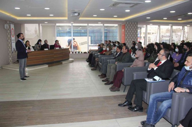 Avukat Adaylarına "Çocuk Hukuku" Anlatıldı