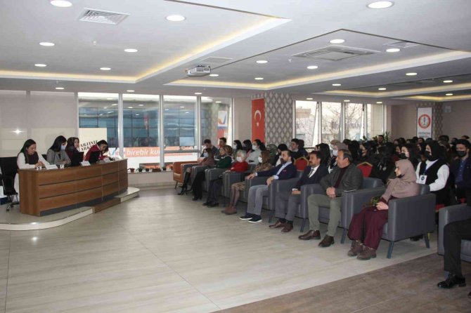 Avukat Adaylarına "Çocuk Hukuku" Anlatıldı