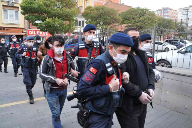Eskişehir’deki Define Cinayeti Davasında Karar Çıkmadı
