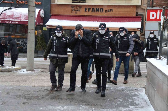 ‘Tefecilik’ Operasyonunda Yakalanan 3 Şüpheliden 2’si Tutuklandı