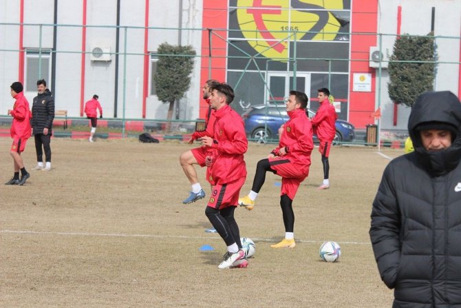 Eskişehirspor Karşılaşma İçin Erzincan’a Hareket Etti