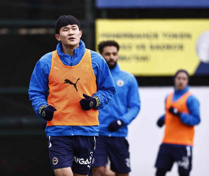 Fenerbahçe’de Trabzonspor Maçı Hazırlıkları Sürüyor