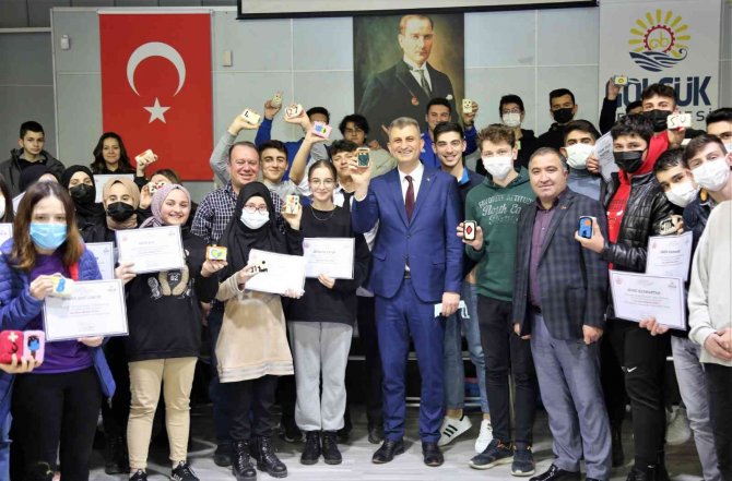 Öğrenciler Keçe Sanatını Ustasından Öğrendi