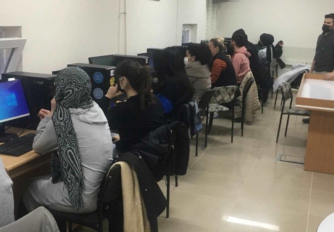 Hisarcık’ta “Bilgisayar İ̇şletmenliği” Kursu Açıldı