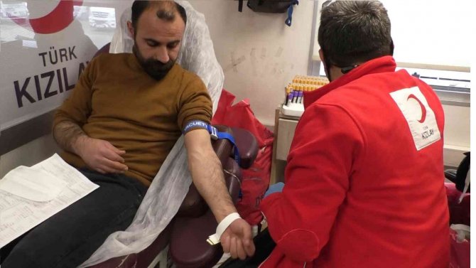 Iğdır’da Kızılay’a Kan Bağışı