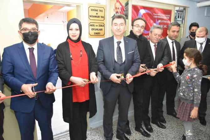 Hayırsever Desteğiyle Yaptırılan Akıl Ve Zeka Oyunları Sınıfı Törenle Açıldı