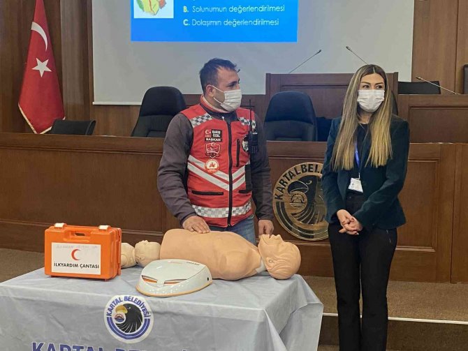 Kartal Belediyesi’nden Motokuryelere Sertifikalı İlk Yardım Eğitimi