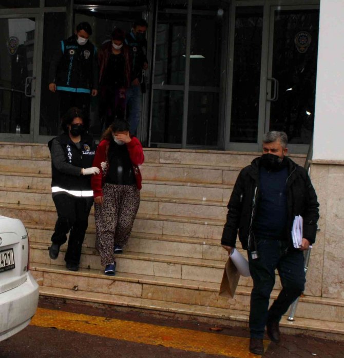 Ev Faresi Kadınlar Yakalandı