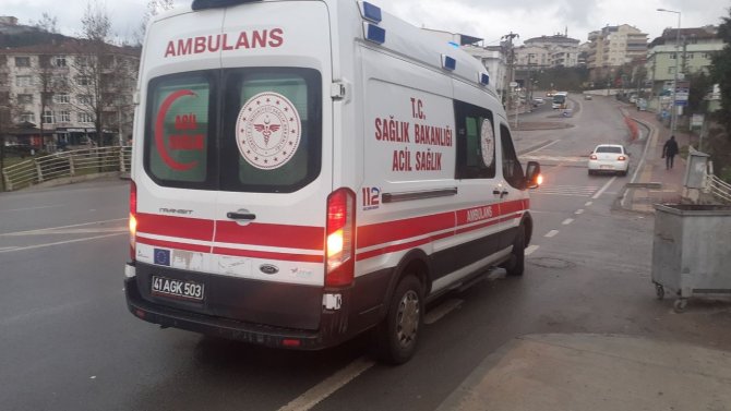Islak Zeminde Kayan Motosikletin Sürücüsü Yaralandı