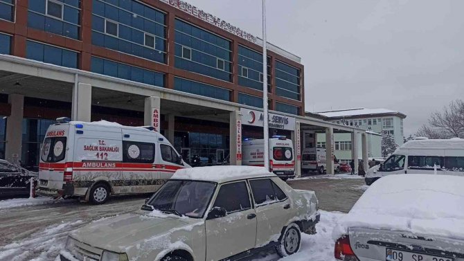 Konya’da İşçi Taşıyan Servis Minibüsleri Çarpıştı: 14 Yaralı
