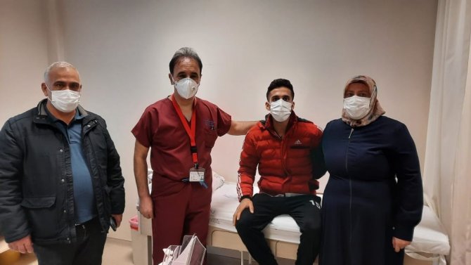 Genç Futbolcu Antrenman Yaparken Ölümden Döndü