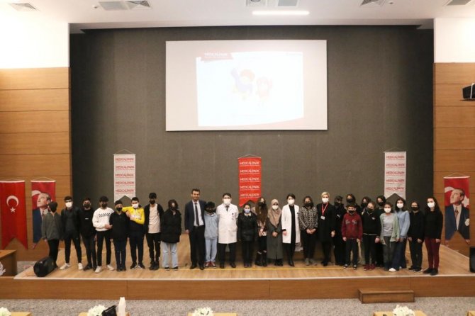 Ortaokul Öğrencilerine Farkındalık Eğitimi: Bağımlılık