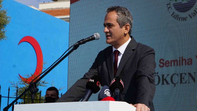 Bakan Özer’den Okullardaki Covid-19 Tedbirleriyle İlgili Açıklama