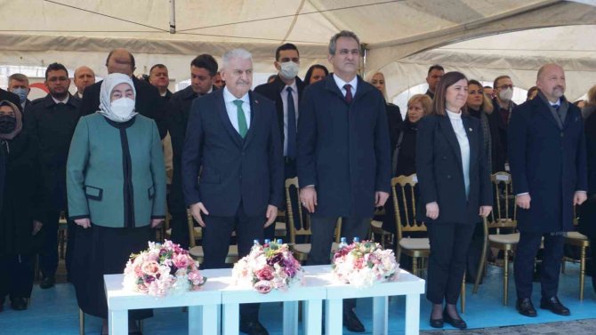 Bakan Özer’den Okullardaki Covid-19 Tedbirleriyle İlgili Açıklama
