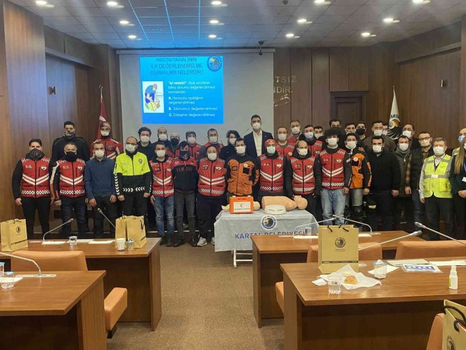 Kartal Belediyesi’nden Motokuryelere Sertifikalı İlk Yardım Eğitimi