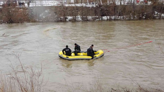 Karasu Nehri’nde Kaybolan Yağmur’u Arama Çalışmalarında 10’uncu Gün