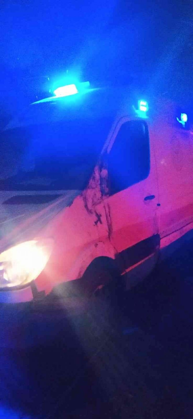 Hasta Taşıyan Ambulans Buzlanma Nedeniyle Kaza Yaptı: 1 Yaralı