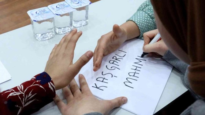 Gençler Bilgileriyle Yarıştı