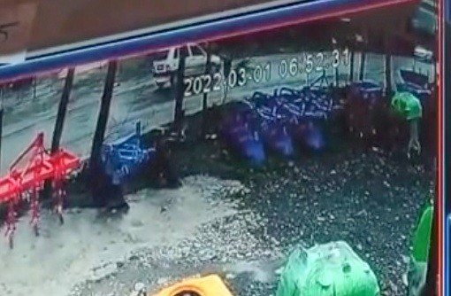 Otomobil Sürücüsü İle Yayanın Dikkatsizliği Kaza Getirdi