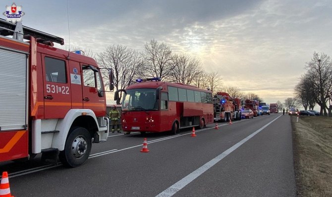 Polonya’da Ukraynalı Mültecileri Taşıyan Otobüs Kaza Yaptı: 6 Yaralı