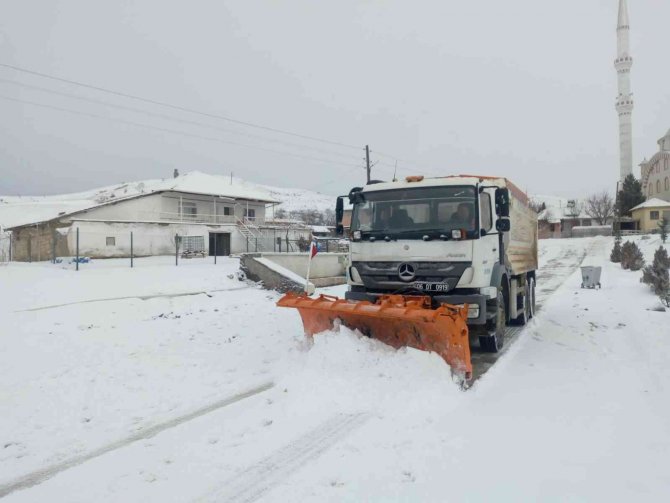 Pursaklar Belediyesi’nden Kar Yağışına Anında Müdahale