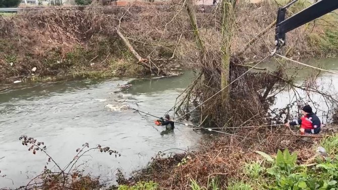 Sakarya’da Derede Erkek Cesedi Bulundu