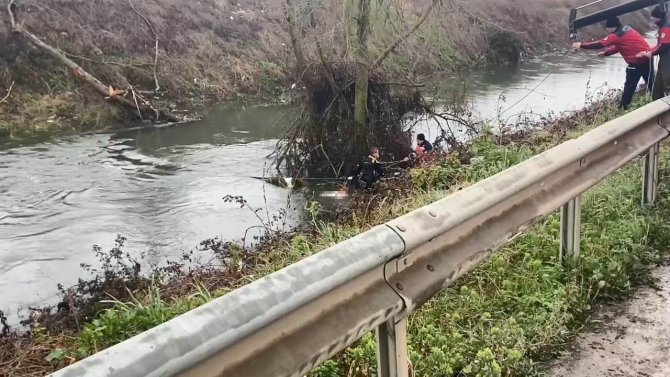 Sakarya’da Derede Erkek Cesedi Bulundu