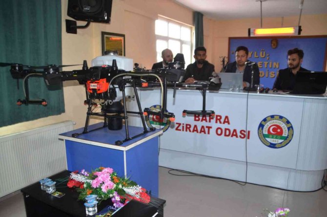 Çiftçilere Dron İle İlaçlama Anlatıldı
