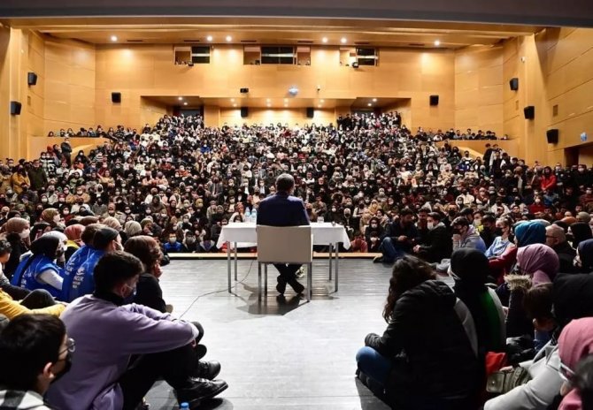 Hayati İ̇nanç’a Sevgi Seli