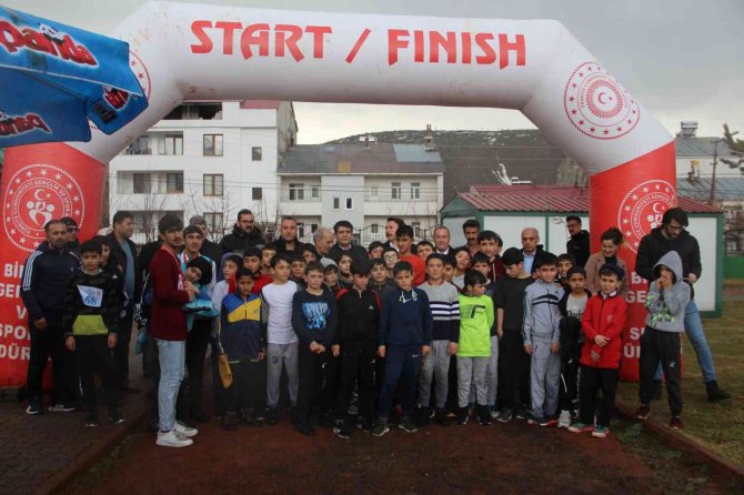 Solhan’da 113 Sporcu Şampiyonluk İçin Yarıştı