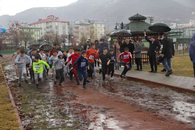 Solhan’da 113 Sporcu Şampiyonluk İçin Yarıştı