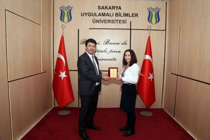 Subü, Personellerini Plaketle Ödüllendirdi