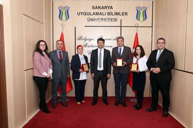 Subü, Personellerini Plaketle Ödüllendirdi