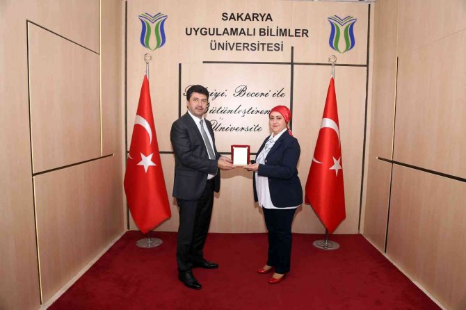 Subü, Personellerini Plaketle Ödüllendirdi