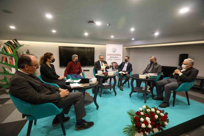 Talas’ta Kitap Sohbetleri ’Geçmişten Geleceğe’ Uzandı