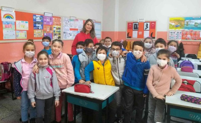 Öğrencilere İklim Değişikliği Anlatılıyor