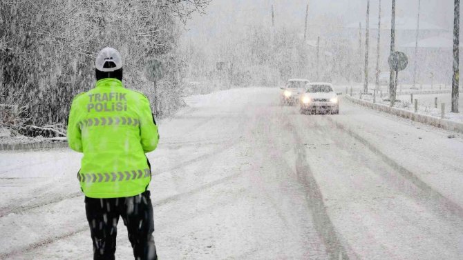 Tokat - Sivas Kara Yolu Ulaşıma Kapandı