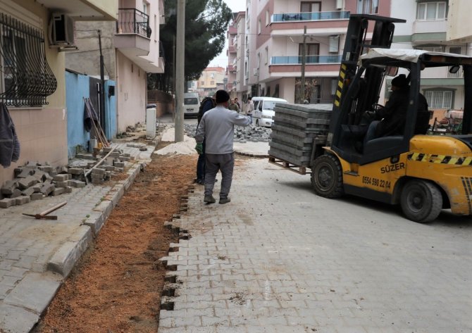 Turgutlu’da Sokak Ve Caddeler Güzelleşiyor