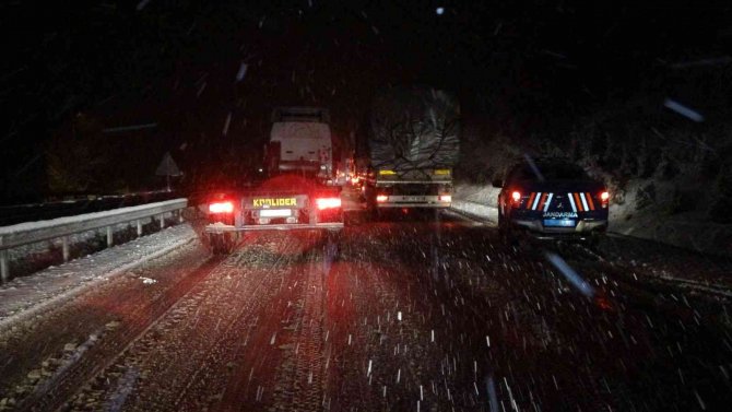 Uşak - Afyonkarahisar Karayolu Trafiğe Kapandı