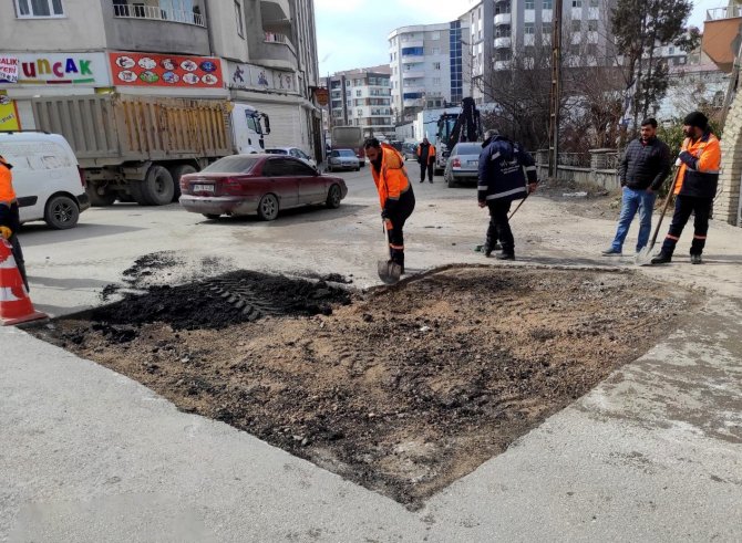 Van’da Yol Onarım Çalışması