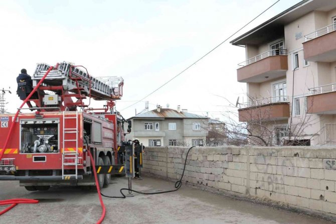 Van’da Korkutan Yangın